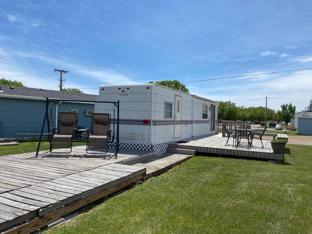 Pelican Motel Pelican Rapids Экстерьер фото