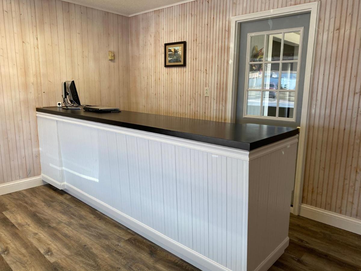 Pelican Motel Pelican Rapids Экстерьер фото